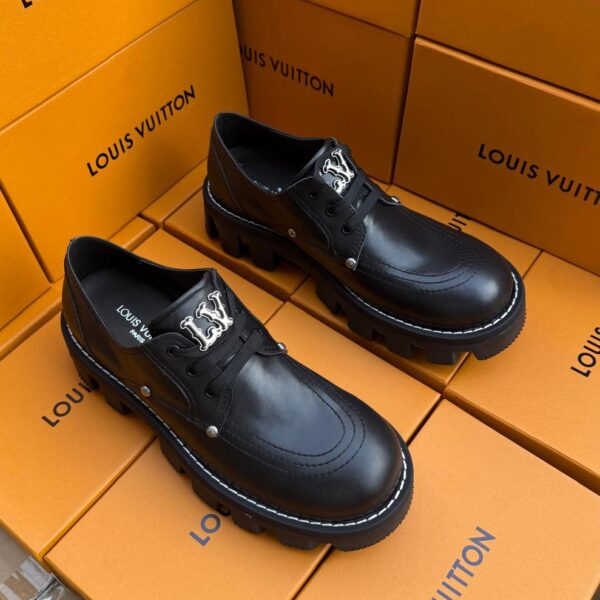 Luxurious Louis Vuitton Sneakers 